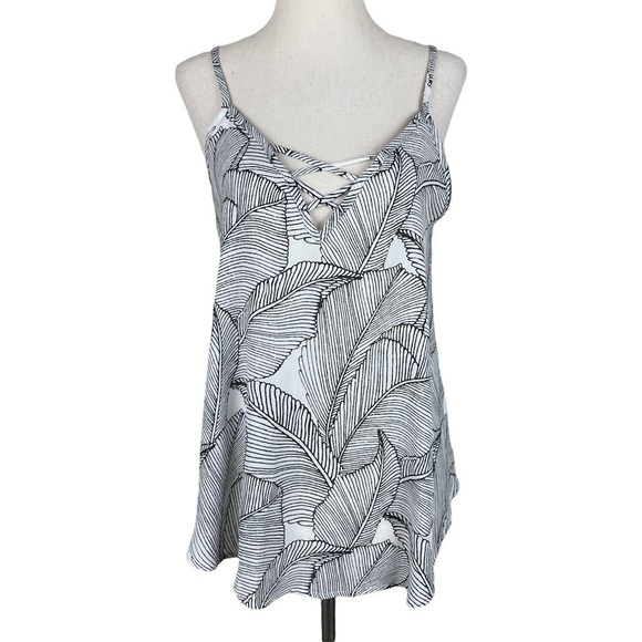 Sienna Sky Leaf Pattern Top - Picture 1 of 8